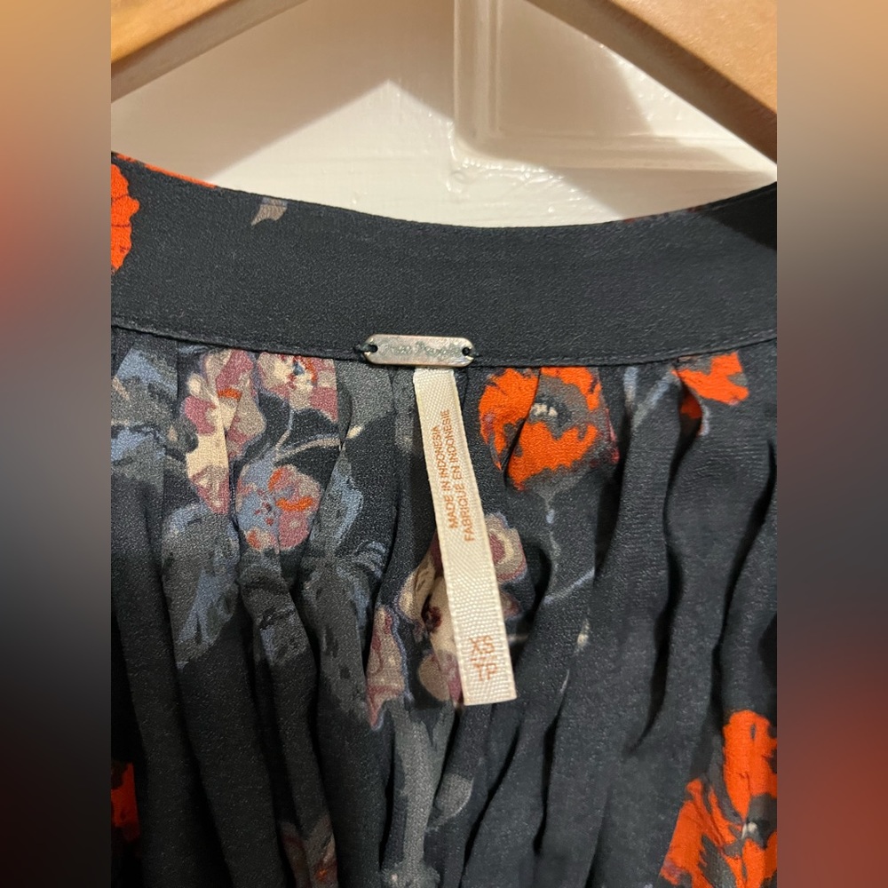 Free People Shirt/Tunic - Picture 2 of 4